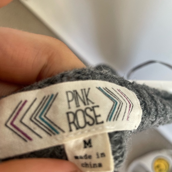 V neck pink rose sweater - Picture 5 of 5